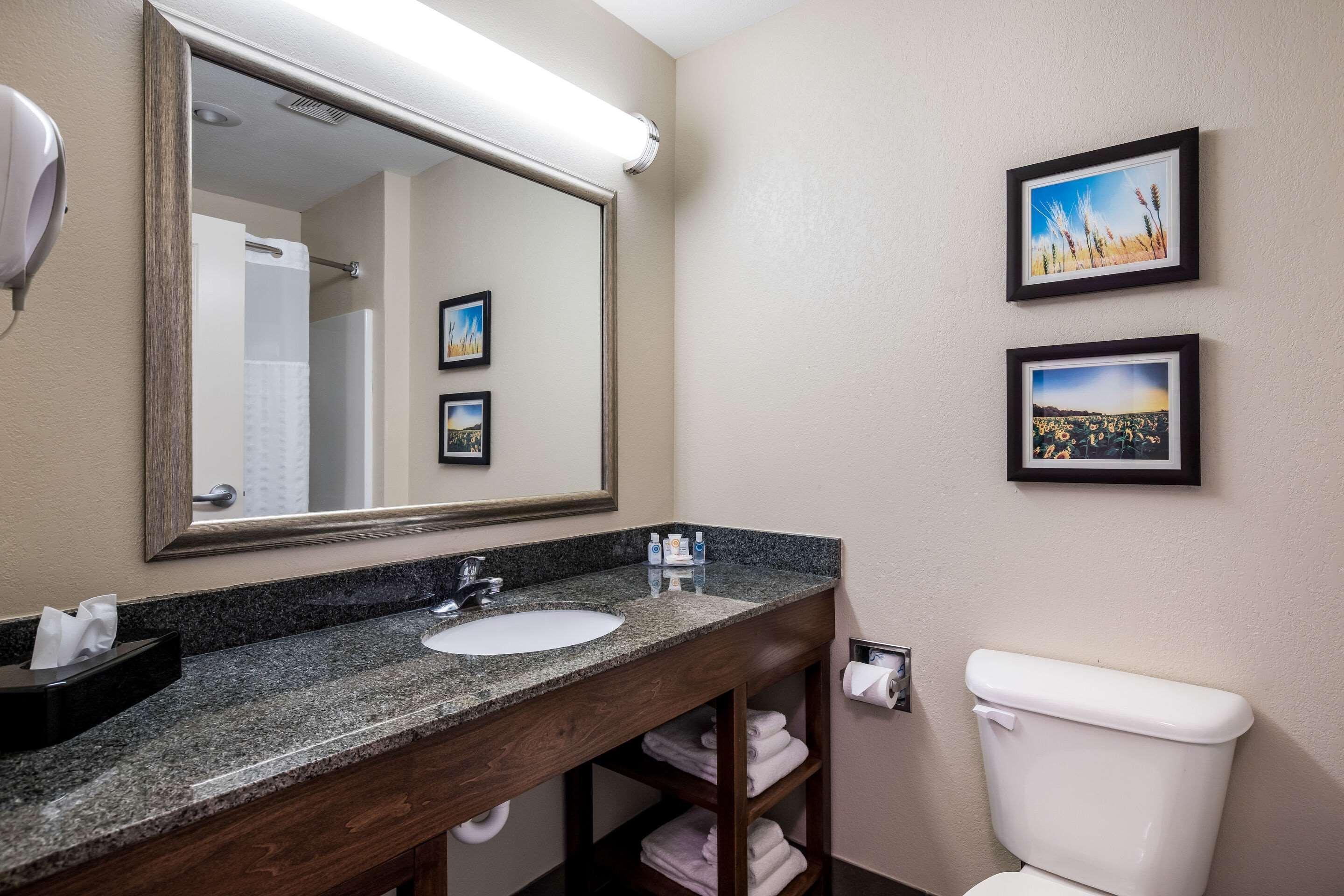 Hotel Comfort Kansas Bonner Springs